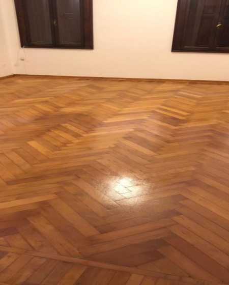 Levigatura e verniciatura pavimento in legno di faggio